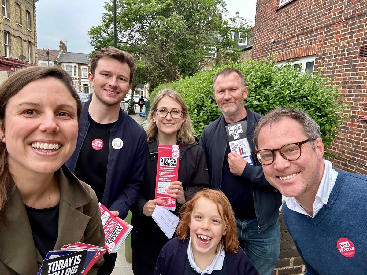 Great team out in Goose Green this evening - still time to get out and vote 🗳️ 🌹!