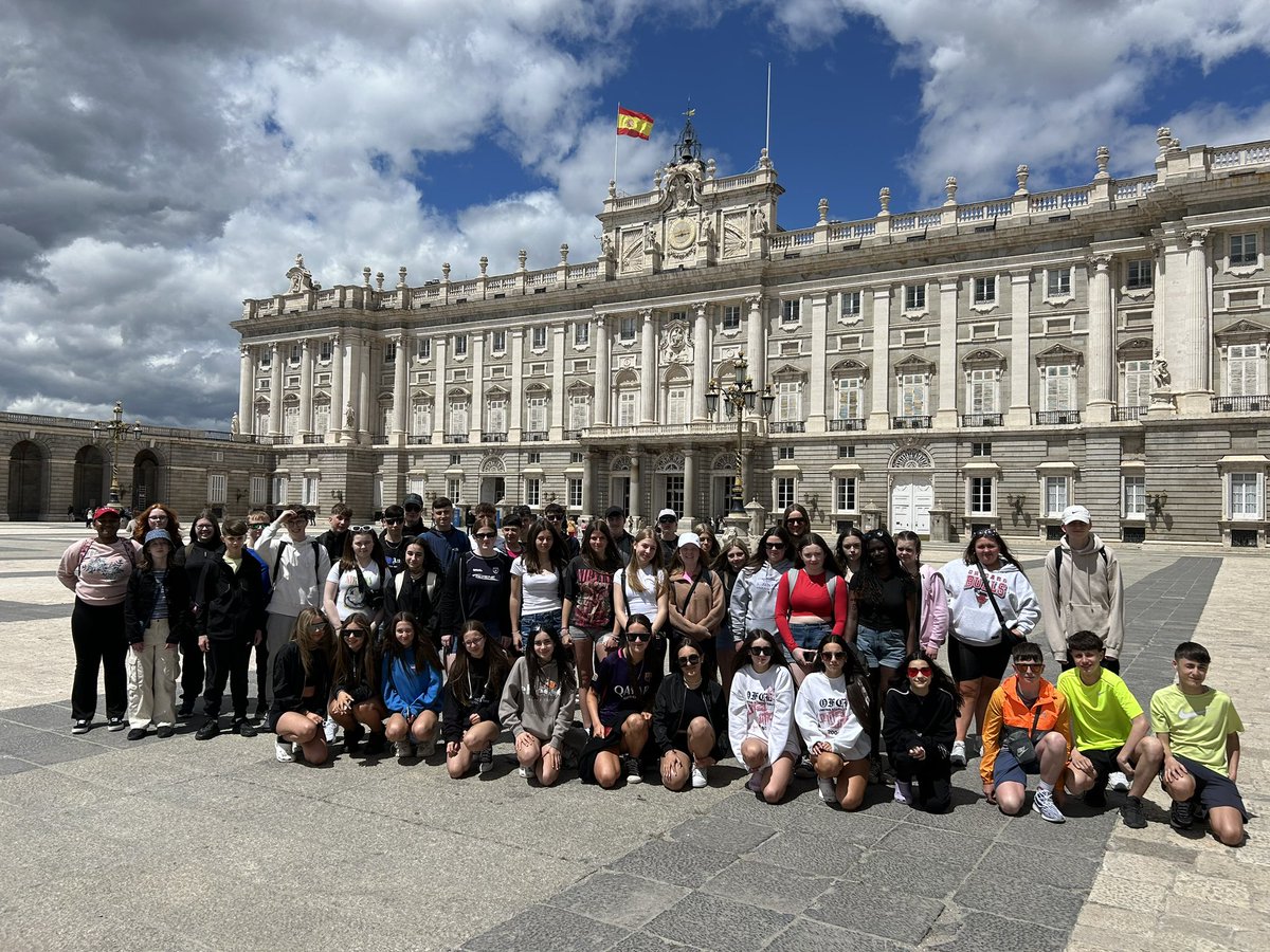 Hemos llegados a España! Our 2nd Years spent the day in Madrid, visiting el Palacio Real de Madrid, el Templo de Debod and Las Rozas Village before heading to Salamanca where they are spending a week attending classes on a cultural immersive programme 🇪🇸 @CeistTrust