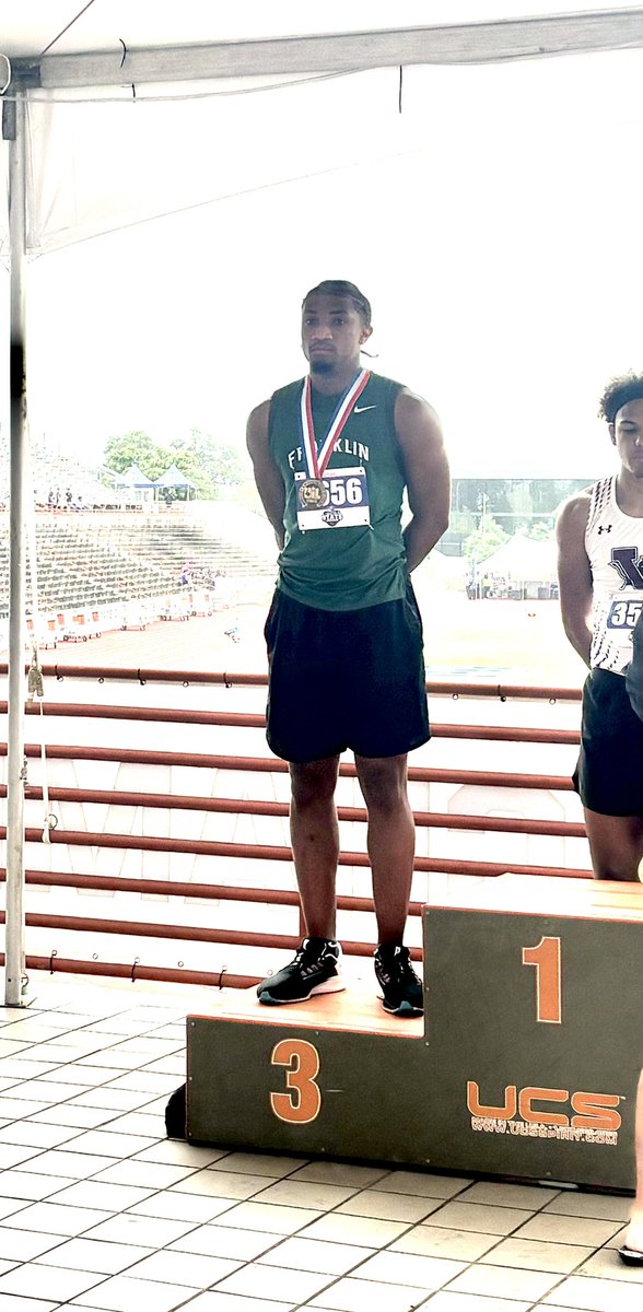Congratulations to Devyn Hidrogo! Devyn has placed 3rd in the High Jump at the State Track Meet! 🥉He jumped his personal best at 6’5”! #UILState @Devyn_Hidrogo5