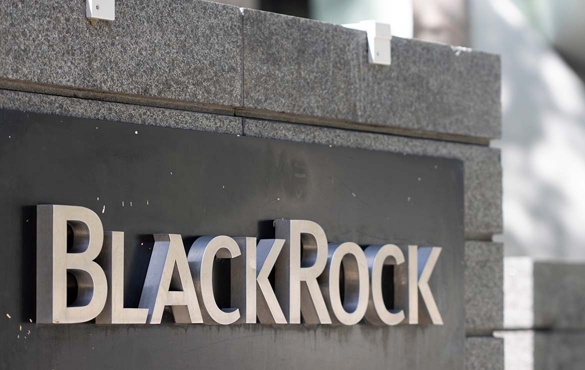 رسميًا 

هيئة السوق المالية ترخص لشركة 'بلاك روك السعودية' بممارسة إدارة الاستثمارات وتشغيل الصناديق إلى جانب ما تقدمه من خدمات المشورة في أعمال الأوراق المالية.