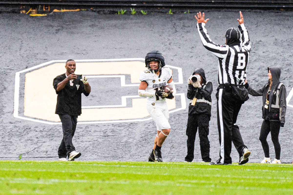 COLORADO VS EVERYBODY (Spring Game)
youtu.be/eNlEDxxNsag

Haters y’all can watch too 🤝🏽