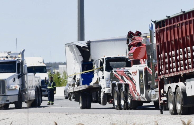 HWY 401 CRASH: Crews con’t to work to remove/cleanup after earlier truck rollover collision — EB #Hwy401 just west of James Snow Pkwy — 2 right lanes BLOCKED, traffic backup extends to Guelph Ln.