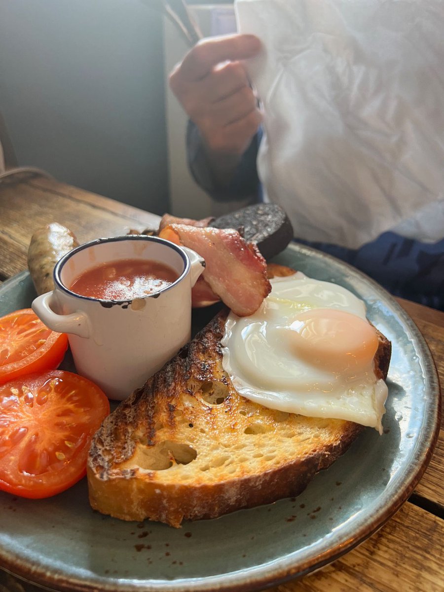 A simple no-nonsense menu with all the traditional favourites from Full Cumbrian Breakfast to Breakfast Bacon Butties.

Read more 👉 lttr.ai/ASAjA

#cumbria #breakfast #ambleside #AmazingLakeDistrict #AmblesideBreakfast #LakeDistrict #OvernightStay #UltimateBaconButty