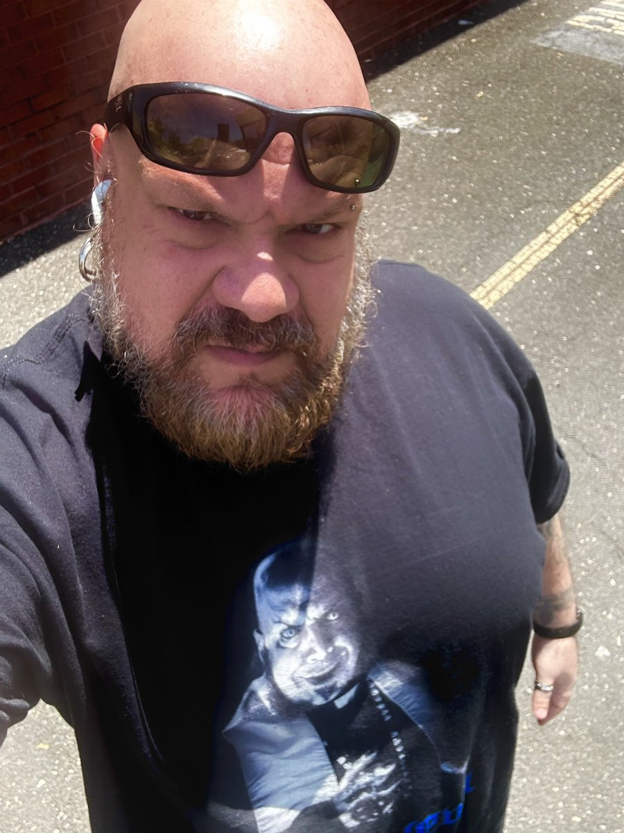 UncleCreepy's tweet photo. Out rocking my #fatherevil shirt because you should always support those who have been good to you. Especially small businesses and local artists. #supportsmallbusiness #supportindieartists https://t.co/U5QmqgRb2O