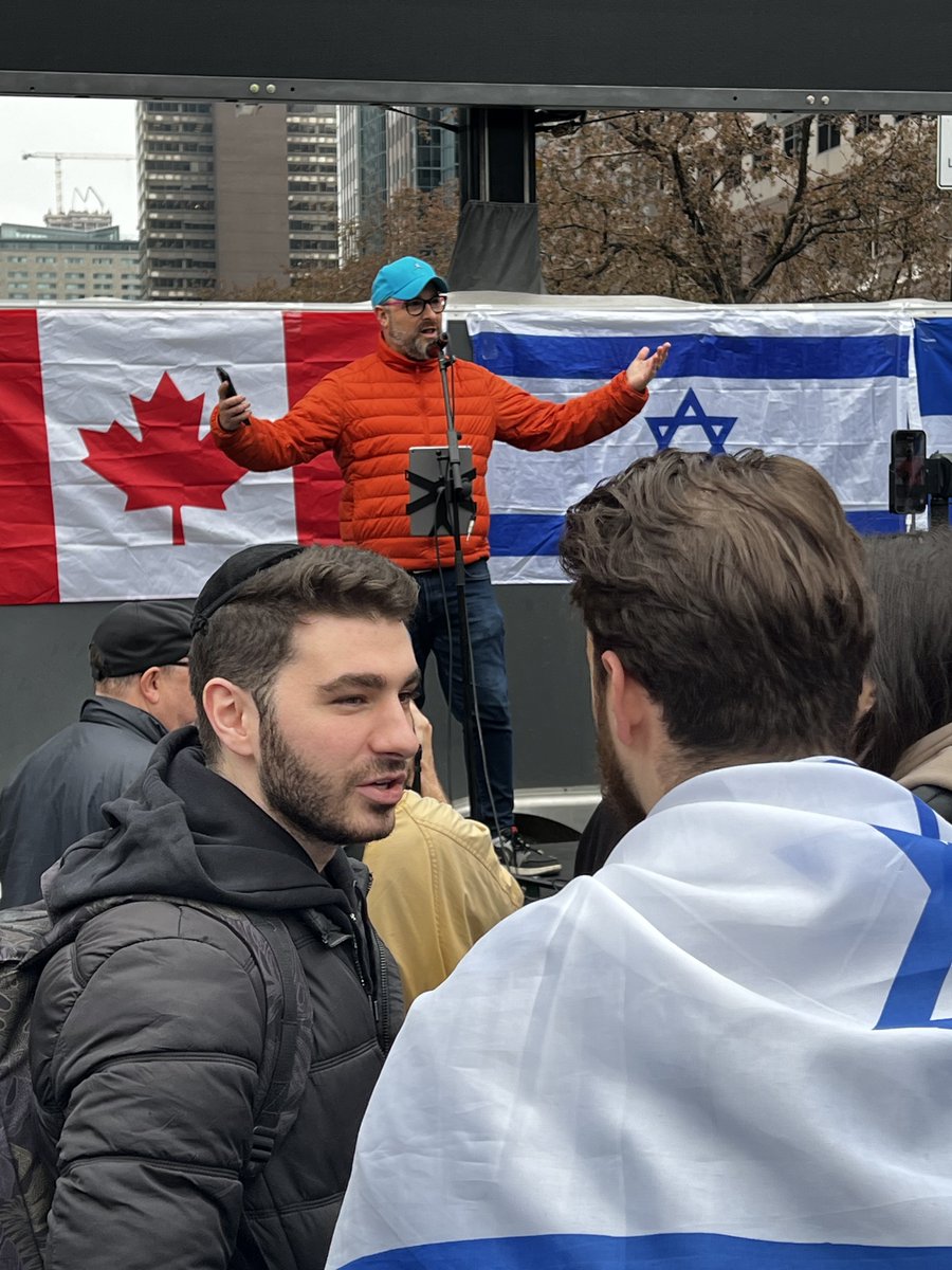 Not gonna lie, so many people showed up to this pro Israel march, I wasn’t sure I’d be able to speak without tearing up. I made it through, just barely! 🇮🇱