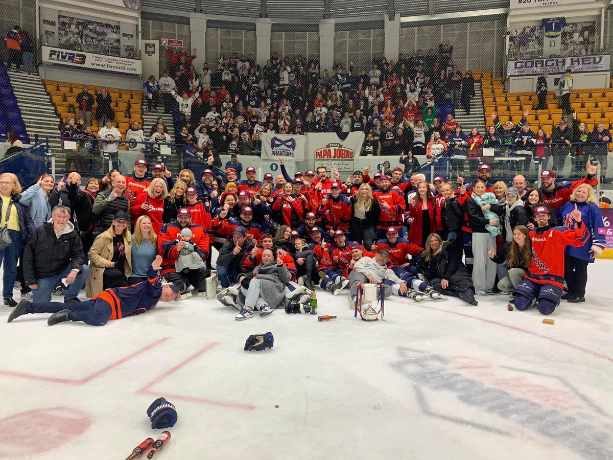 To the players families, thank you ❤️
Being a hockey players girlfriend, wife, parent or family member isn’t easy but these moments make it all worth it! We appreciate everything you do for the boys, thank you for being their support systems always 🏆