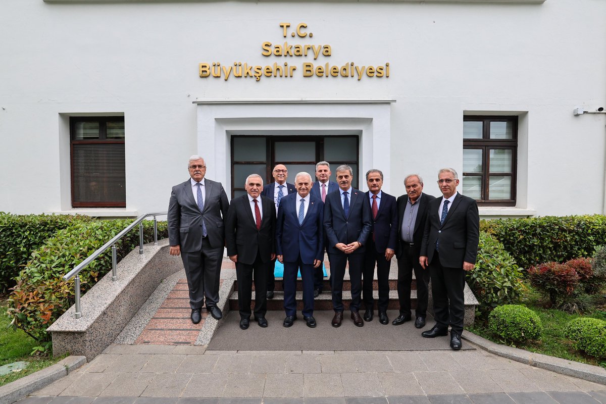 Son Başbakanımız @BY, Sakarya Büyükşehir Belediyesini ziyaret etti.