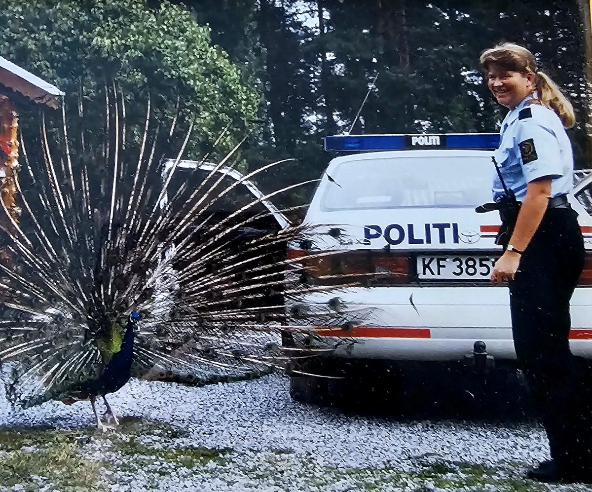 Dette bildet er fra 1991 og jeg er politiaspirant. I dag er jeg politioverbetjent. Jeg er for en rusreform og streng regulering av rusmidler. 
Etikk og ytringsfrihet hører sammen @Politidir