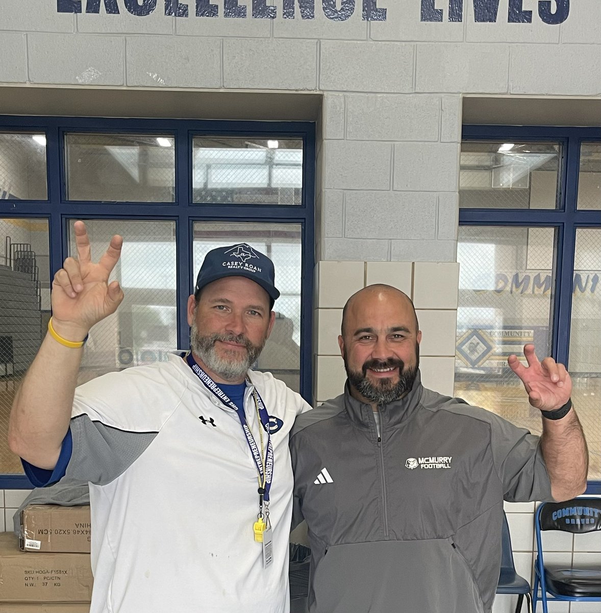 Thanks to @CoachSnyde from @McMURRYFOOTBALL for visiting @CHSBraveFB today. Thanks for learning about our Braves and we look forward to seeing you again. #LACONEJO