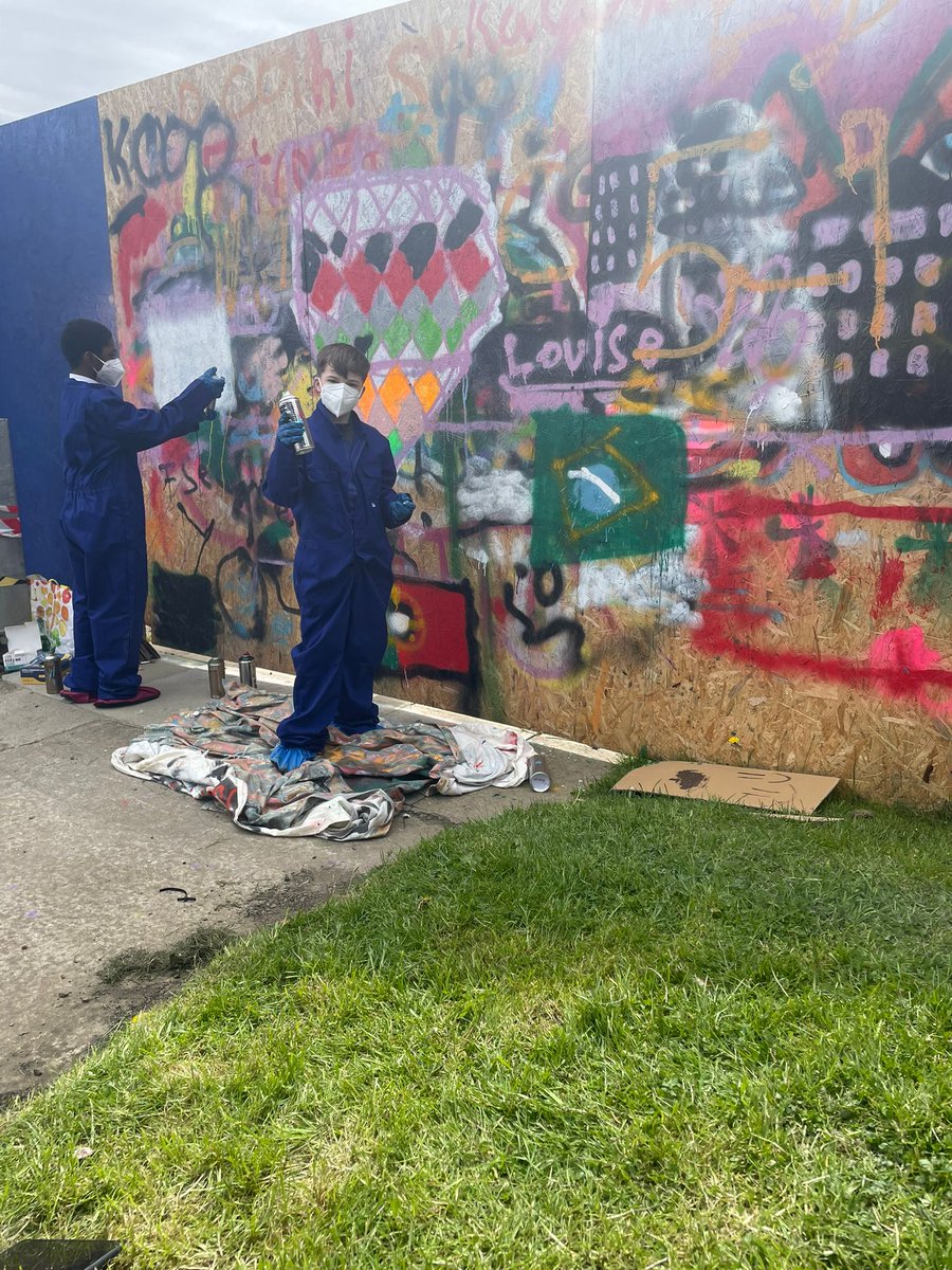 The creativity is flowing at our Junior Alternative School 🎨 🎶 Students have been learning how to spray paint and DJ with our art and music tutors. #hereforgood #edinburgh #art #music