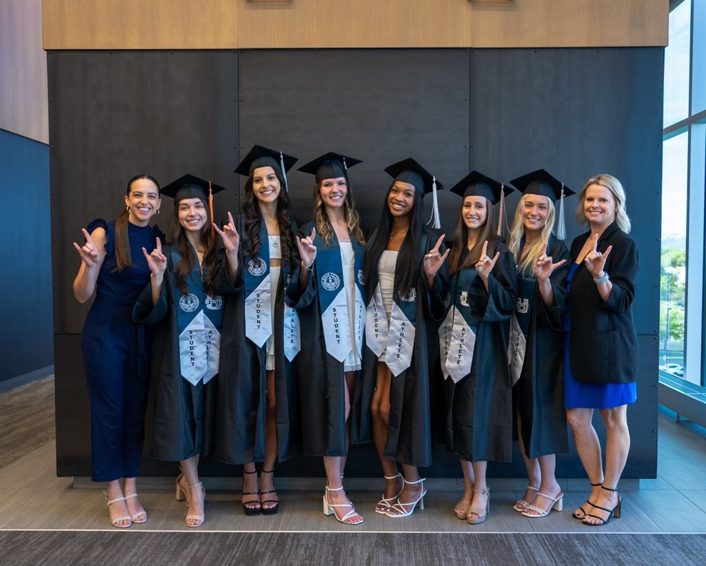 Congratulations to our 6️⃣ amazingly talented STUDENT-athlete graduates! We are incredibly proud of everything you have accomplished and wish you so much success for the future! 🎓🤘🏻 #onceanaggiealwaysanaggie