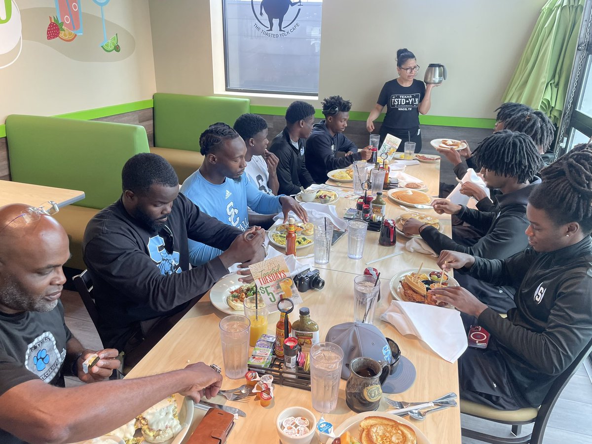 Stopping and fueling up in Waco on our way to #UILState @uiltexas , thank you to @ToastedYolk15 for the great food and friendly service!