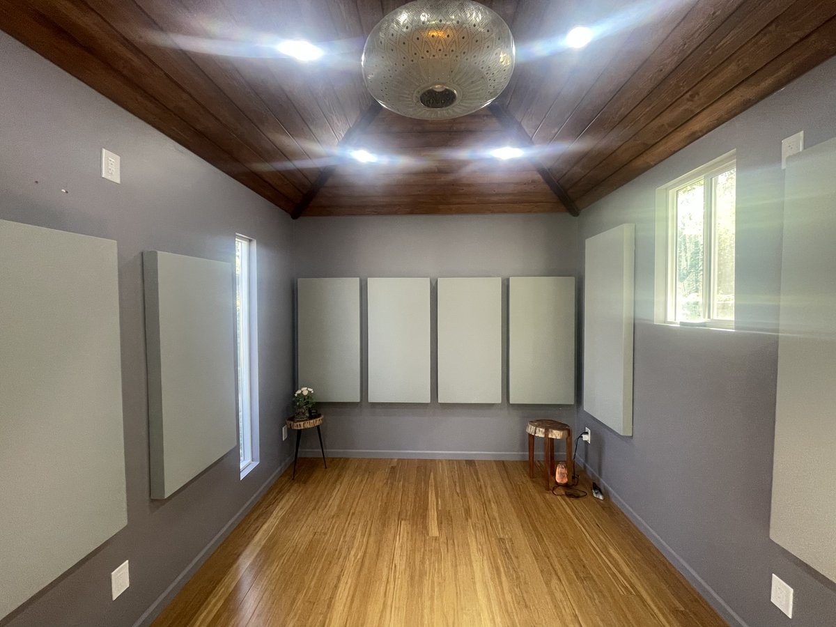 @rosieacosta Podcast & Yoga Studio with 11 of our 4” & 2” Standard Silver Ultacoustic All Broadband Bass Traps#basstraps #acousticpanels #basstrap #soundpanels #studio #homerecordingstudio