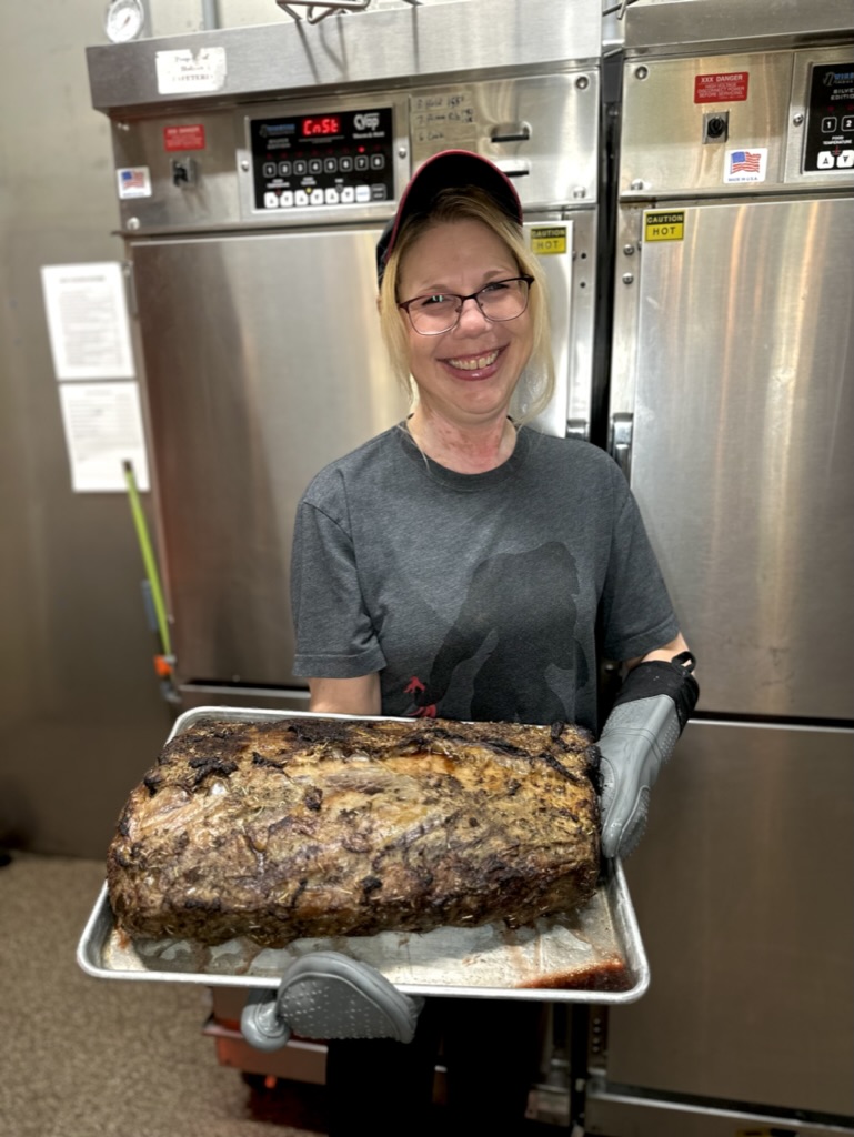 We just checked the Prime Rib and it's looking DELICIOUS!
Served every Wednesday and Thursday 4PM-CL
#slowcooked #primerib #dinner