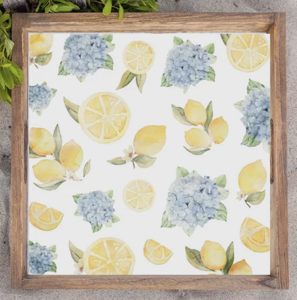 Two of my favorites lemons & hydrangeas 🍋 Isn’t this tray beautiful?!? Made in the USA 🇺🇸   #GiftGivingSimplified #Gifts #GiftShop #ShopLocal #CaldwellNJ 🇺🇸 #SmithCoGifts 💙