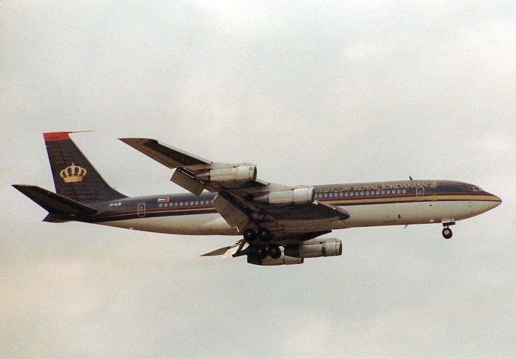 A Royal Jordanian Airlines B707 seen here in this photo at Frankfurt Airport in April 1989 #avgeeks 📷- JetPix