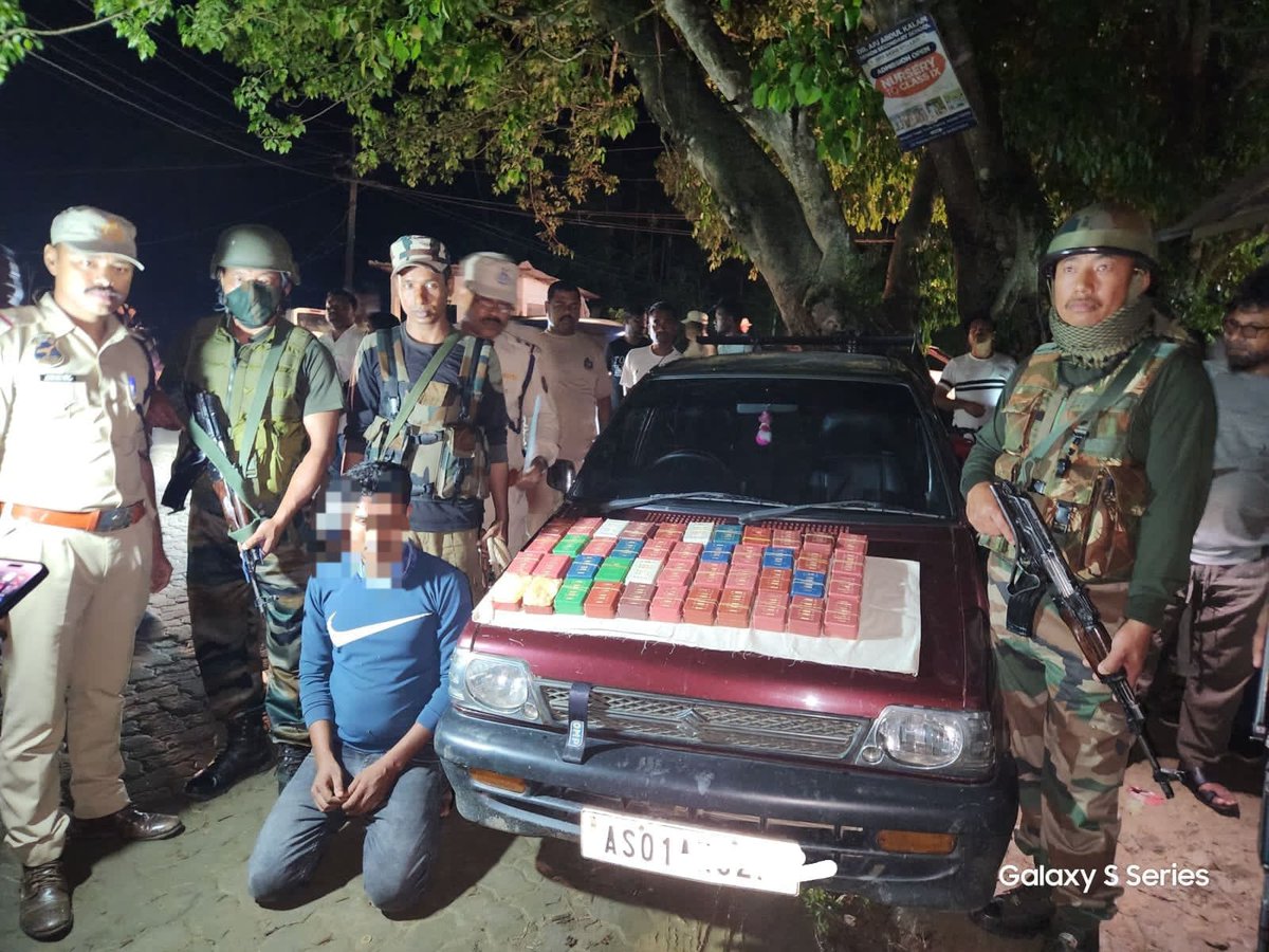 Two anti-narcotics ops: Drugs haul worth ₹18cr In two separate drug confiscations by @assampolice today, 💊 @cacharpolice recovered 572gms of heroin; one accused apprehended 💊 @GolaghatPolice recovered 3kg heroin; 4 accused apprehended Well done Team Assam!…