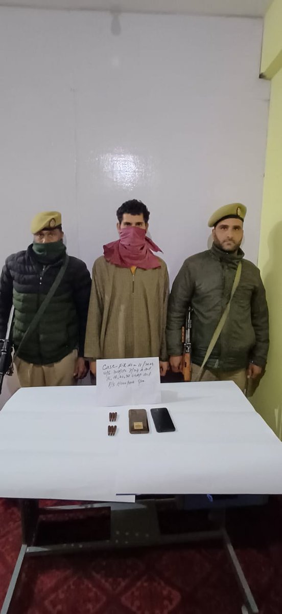 With a significant development in investigation of Padpawan attack case at Danish Resorts,Shopian Police along with 44RR &14 BN CRPF have made a noteworthy breakthrough at Chotipora with recovery of 06 AK 47 Rounds & 2 cell phones & arrested one OGW.
@JmuKmrPolice
@IPS_Tanushree