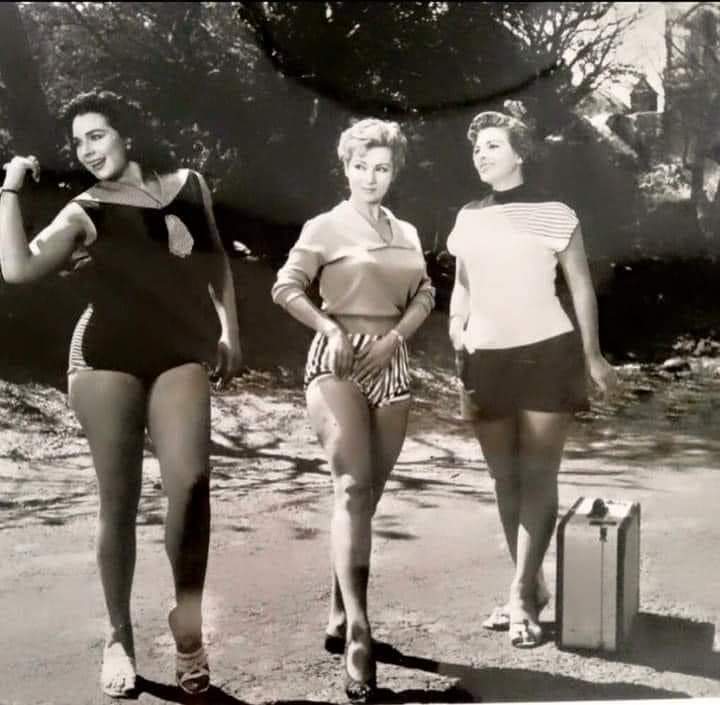 CinefilosDeOro, aquí una foto de Flor Silvestre, Verónica Loyo y Alicia Ravel en la película "Las Tres Coquetonas" (1960). 🤩 ¿Les gustó la película? #CineDeOro #CineMexicano #NuestroCine #EpocaDorada