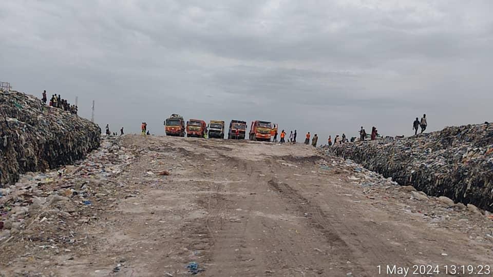 RAINY SEASON: LAWMA COMPLETES REHABILITATION OF OLUSOSUN DUMPSITE

… Calls For Responsible Waste Disposal

lagosstate.gov.ng/rainy-season-l…

@jidesanwoolu @drobafemihamzat @Lawma_gov @muyiwag @gbenga_omo @gboyegaakosile @BSaluHundeyin @Mr_JAGs 
#LASG 
#AGreaterLagosRising