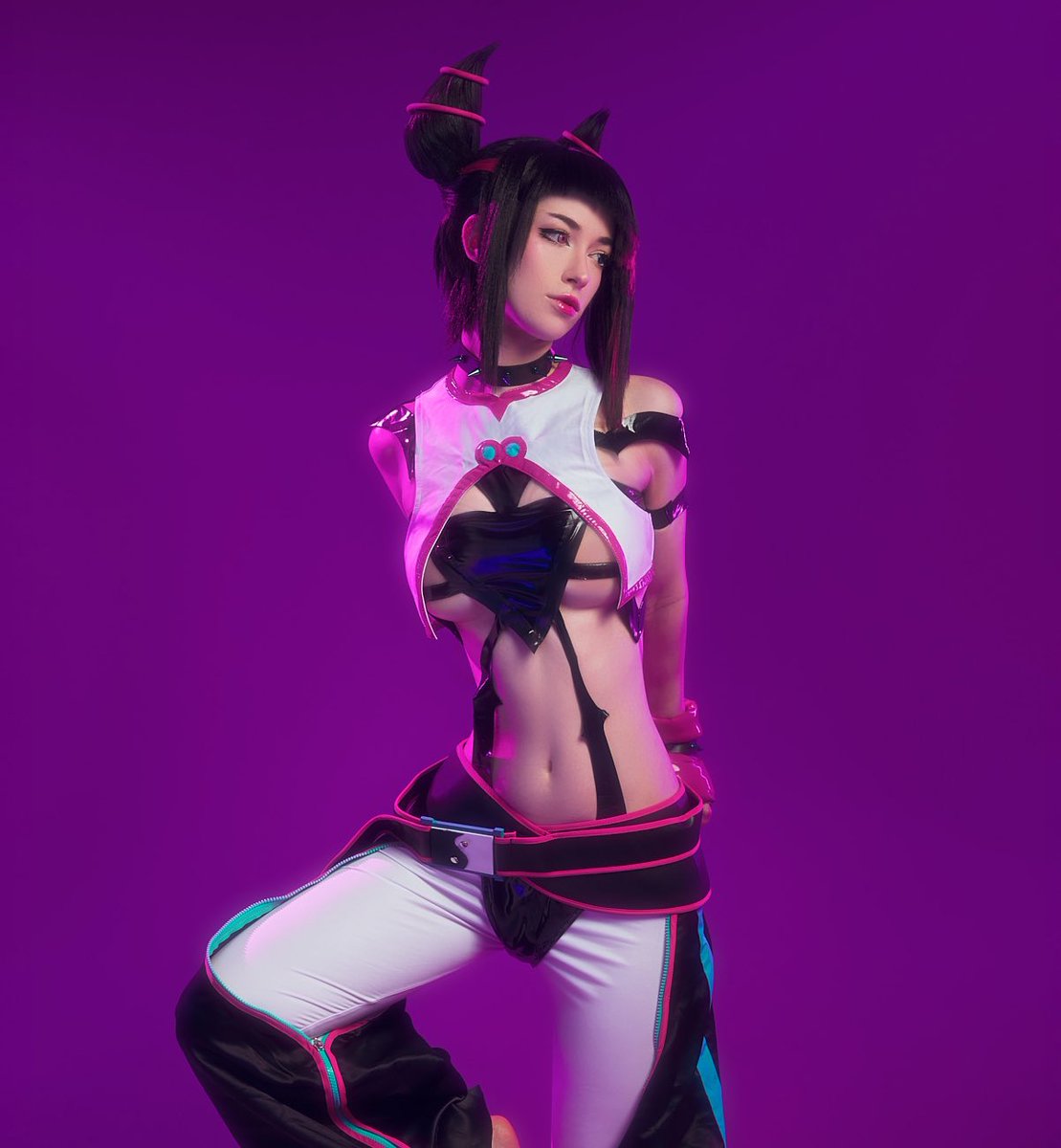 Excited to show my new cosplay I’ve been working on, Juri Han from Street Fighter ! 💜🩷