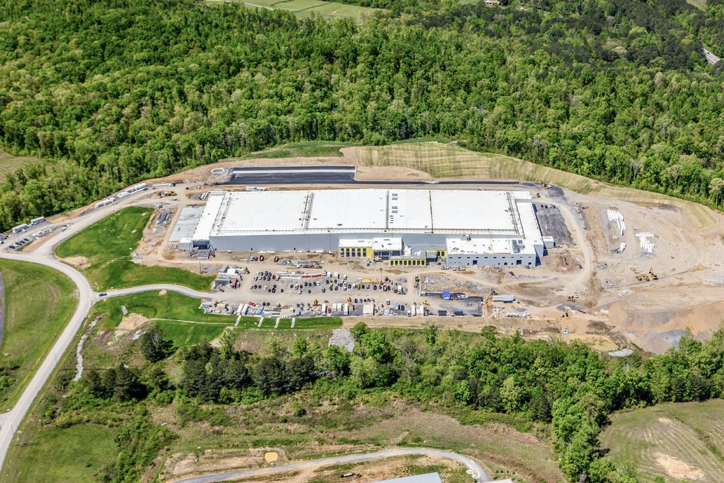 Spring sure is here!

The latest 📸 from this food processing & cold storage distribution facility in East Tennessee 😁

Our thanks to the 100+ subcontractors working on this site💪

#construction #supplychain #coldstorage #projectmanagement #foodprocessing