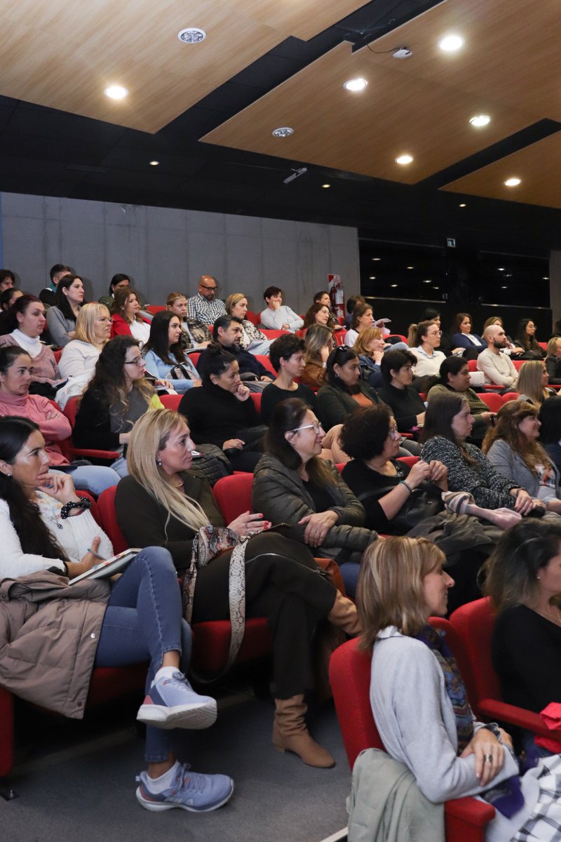 Laura Jure tweet media