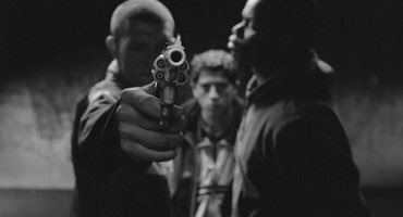 TheCinesthetic's tweet photo. la haine (1995), dir. mathieu kassovitz https://t.co/leOpm2koC4