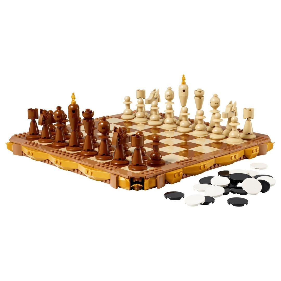 LEGO Traditional Chess Set (40719) Revealed LEGO is heading back to the board games genre as there will be a Traditional Chess Set (40719) coming in June. thebrickfan.com/lego-tradition… #LEGO #Chess #Checkers