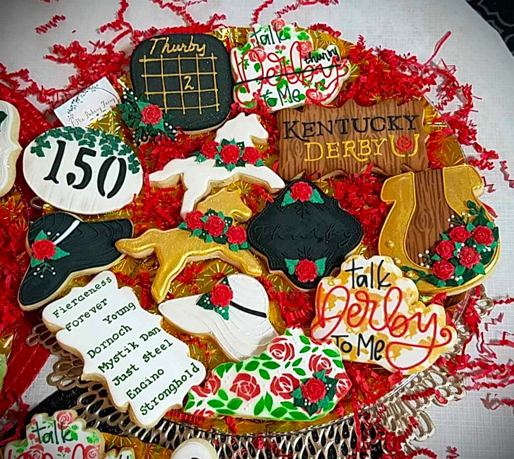 #thurbyday - hope you got your cookies! ;) 
#thurby #derby #kentuckyderby #kentuckyderby150 #kentuckyderby2024 #thurby2024 #decoratedsugarcookies #hobbybaker #homebaker #kentuckycookier #kentucky #madeinkentucky #supportlocal