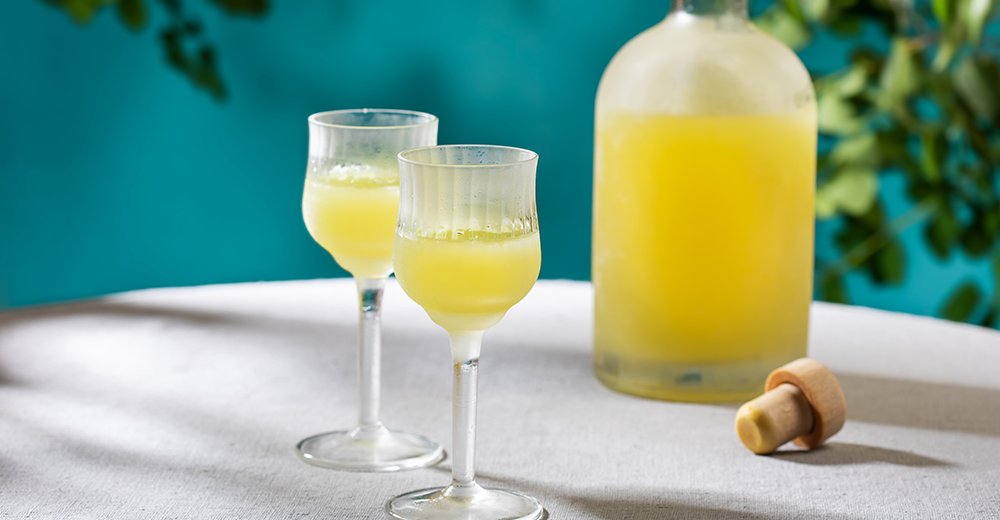The classic Italian digestivo, limoncello. ow.ly/i42W105rxtq