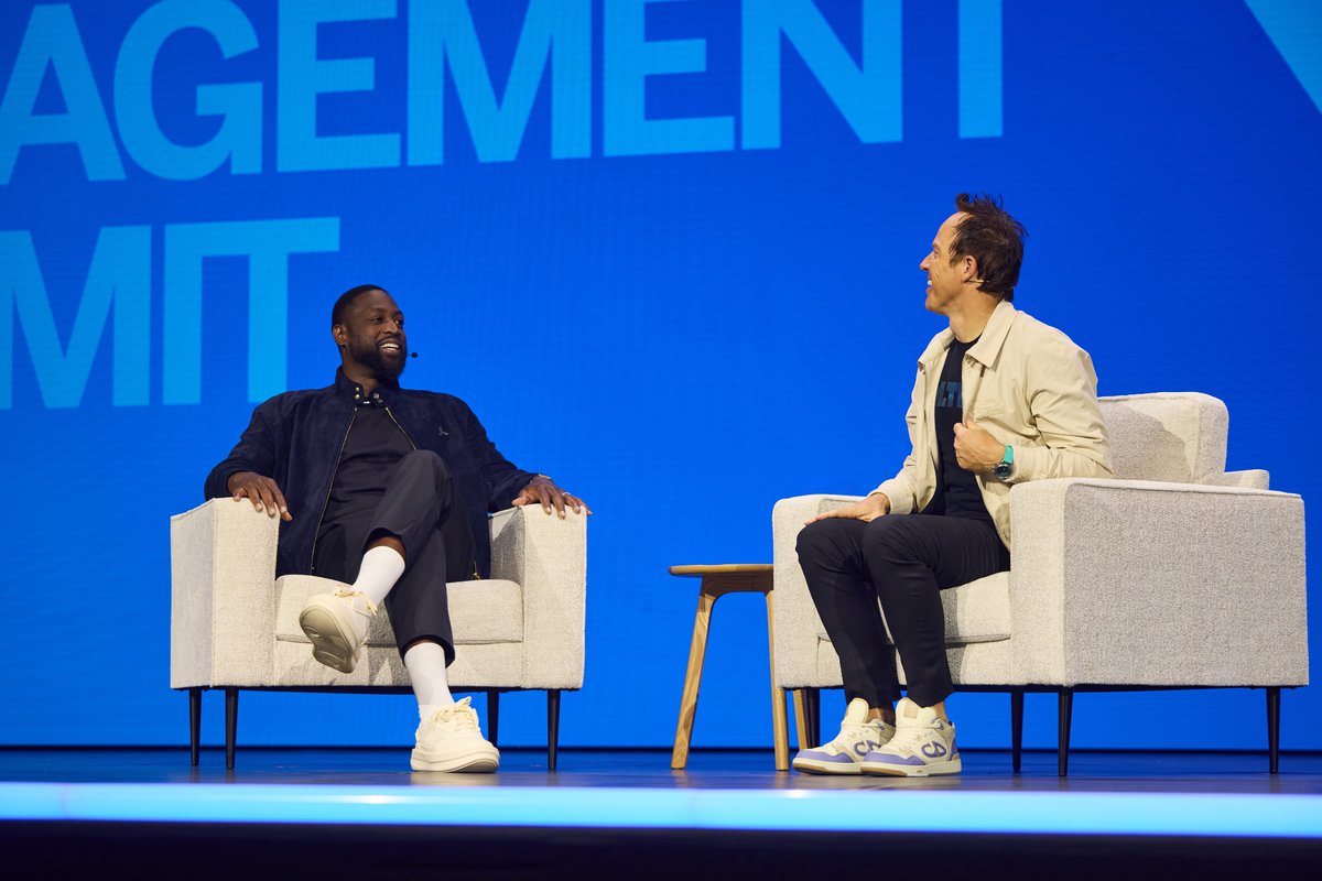 “I view life in moments. We wait on the big wins, but sometimes those big wins don’t come. This moment is what we have—so we have to live in it.” - @DwyaneWade Dwyane and @RyanQualtrics on the journey of leadership and what it means to embody your inner champion. #QualtricsX4