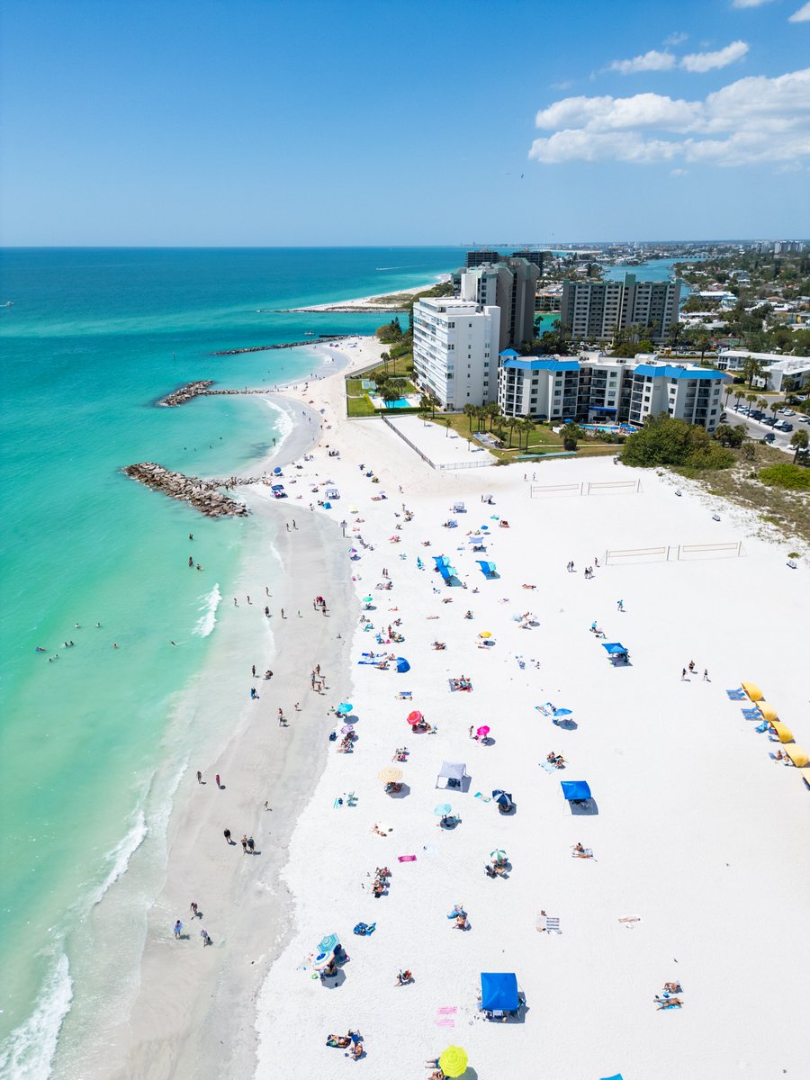 Just realized we haven't posted about our picture-perfect beach conditions yet today. There, fixed it! 🏖️☀️ #UphamBeach #StPeteBeach #Florida