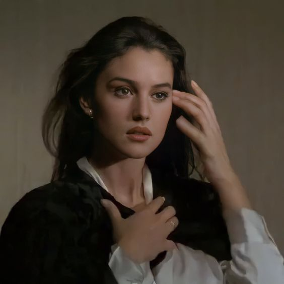 TheCinesthetic's tweet photo. Monica Bellucci in La Riffa (1991) https://t.co/WPCo3u9nQo