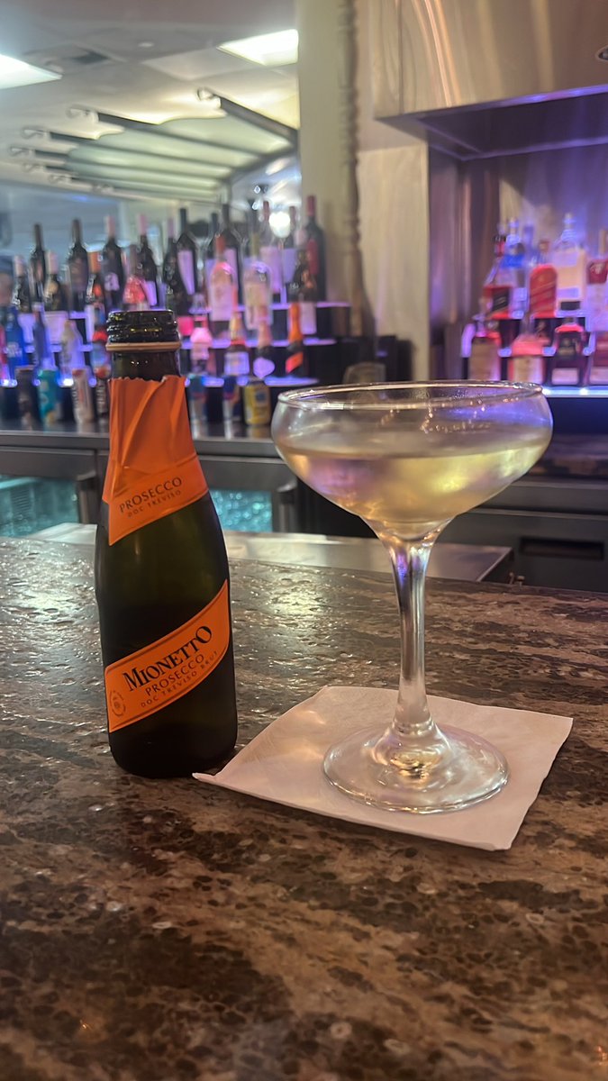 Nothing better than an airport drink! <a href="/Mionetto_/">Mionetto Prosecco</a>