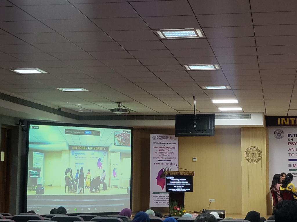 First day session at Integral University. Workshop on Psychotherapeutic Modalities. Prof. Sam Manickam, Clinical Psychologist.

#integralUniversity #clinicalpsychology