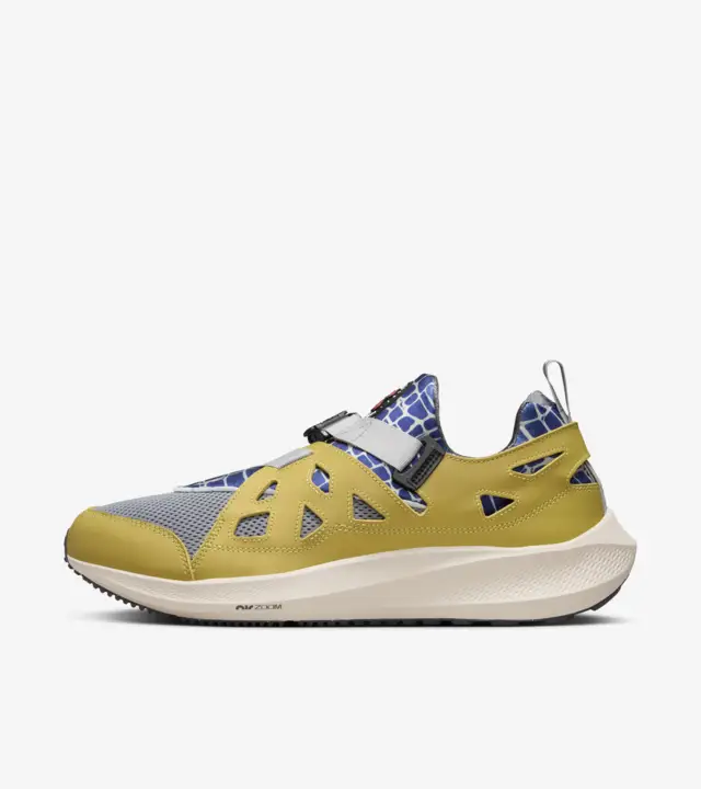 J23app's tweet photo. Patta x Nike Air Huarache 20Y24 collection on SNKRS 10am ET / 7am PT 

Saffron Quartz and Sand Drift -> https://t.co/t6I7mtiEtr

Black and Cool Grey -> https://t.co/Svh30yC29D

Apparel -> https://t.co/S8dsSUTcTU https://t.co/8n0GinVQ1Z