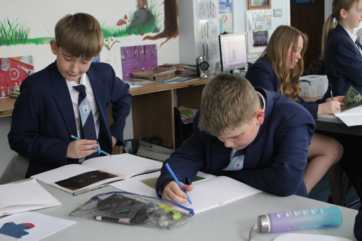 Miss Kozera's year 7 class have started working on their final piece plans this morning.