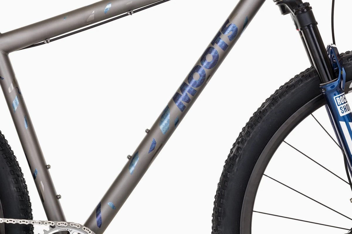 MOOTS Offers New 'Frostbite' Finish capovelo.com/moots-offers-n… @MOOTSCYCLES #MOOTSCYCLES #Titanium #TitaniumBike #cycling #bike