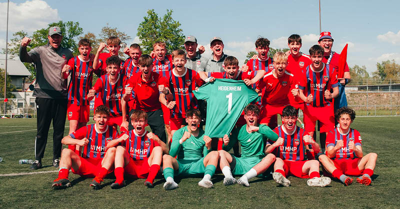 Unsere FCH U15 ist Meister der Oberliga! Bereits zwei Spieltage vor Saisonschluss können sich die Jungs der U15 den Meistertitel sichern und steigen somit zum ersten Mal in der Vereinsgeschichte in die Regionalliga auf. Herzlichen Glückwunsch! 🥇

🔴🔵 #NurDerFCH