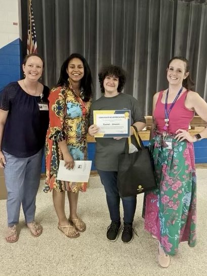 Congratulations to Mrs. Rachel Johnson, Rosemont’s Volunteer of the Year! Thank you for all you do! 😊 @vbschools @MrsBCGreen @RosemontPTA @VBTitleI
