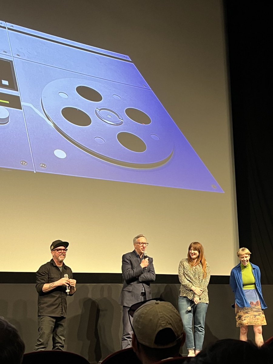 Filmmaker @gary_hustwit, 🖥️ programmer @brendandawes & 🎥 editors Maya Tippett & Marley McDonald at the NYC premiere of their new Brian Eno doc ENO, which uses generative software to cull from 500 hours of footage to create a unique screening each time instagram.com/p/C6d9_W7OIcr/…