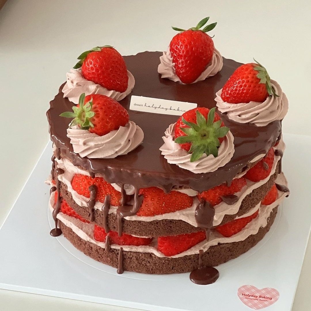 strawberry chocolate cake 🍓