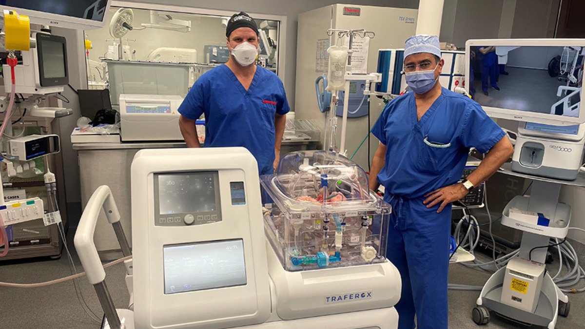 “I saw the 1,000th coming, and I see the 10,000th coming.” Invented by @UHN’s Drs. Shaf Keshavjee & Marcelo Cypel, and fully funded by donors, the Ex-Vivo Lung Perfusion System is transforming lung transplants worldwide – reaching its 1,000th milestone ➜ bit.ly/3QpeFos