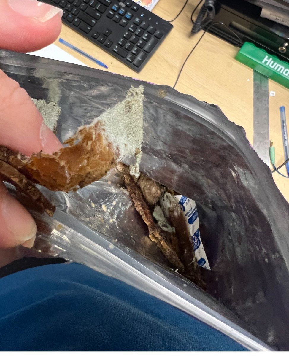 AnnaIrwin66's tweet photo. @AldiUSA 
Aldi - WHY THE HECK DOES MY BEEF JERKY HAVE MOLD ON IT!?!?!?!? https://t.co/CRXZDrG8qX
