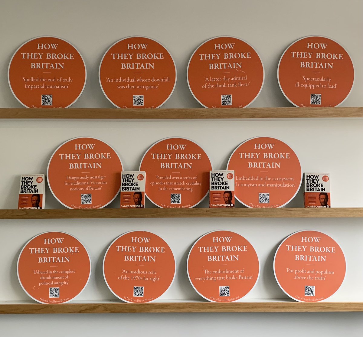 BOOKSELLERS🚨 Like & Share for a chance to win an iconic orange plaque to celebrate the paperback publication of #HowTheyBrokeBritain , the instant Sunday Times Bestseller by @mrjamesob 📙 Closes 12th May, booksellers & UK only 🇬🇧 📸 credit: @Landers_Photos