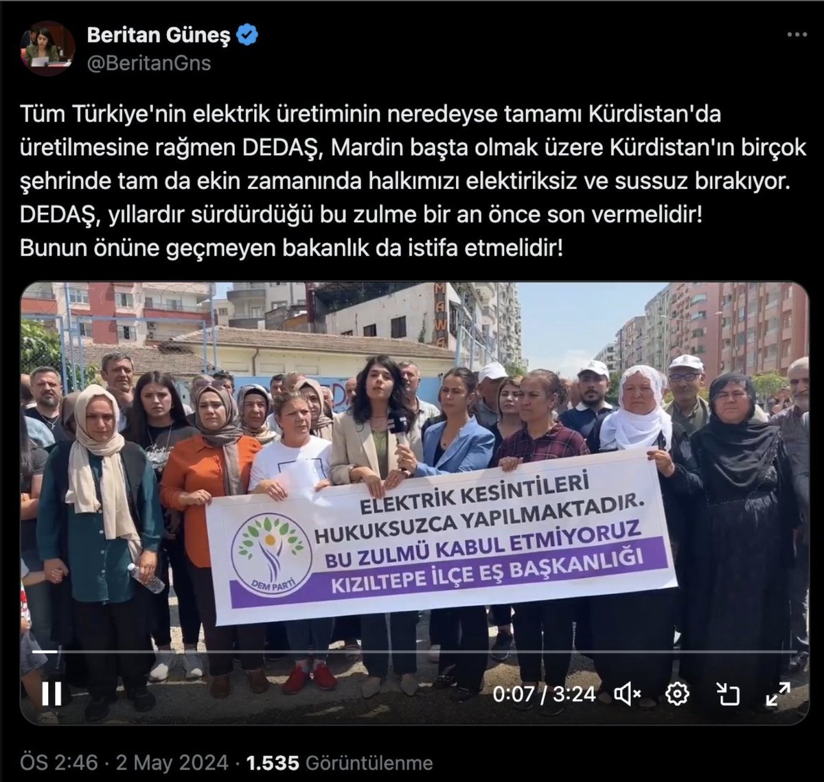 DEM Parti bölücülüğün sözlük anlamı gibi açıklama yapmış. Elektrik Kürdistan'da üretiliyor o yüzden kaçak elektrik hakkımız diyor kadın. İşte bunları başımıza CHP sardı. Bu söylemlerin sorumlusu esasen İmamoğlu ve CHP. Birgün AK Parti iktidardan düşerse ülkenin paramparça olması…