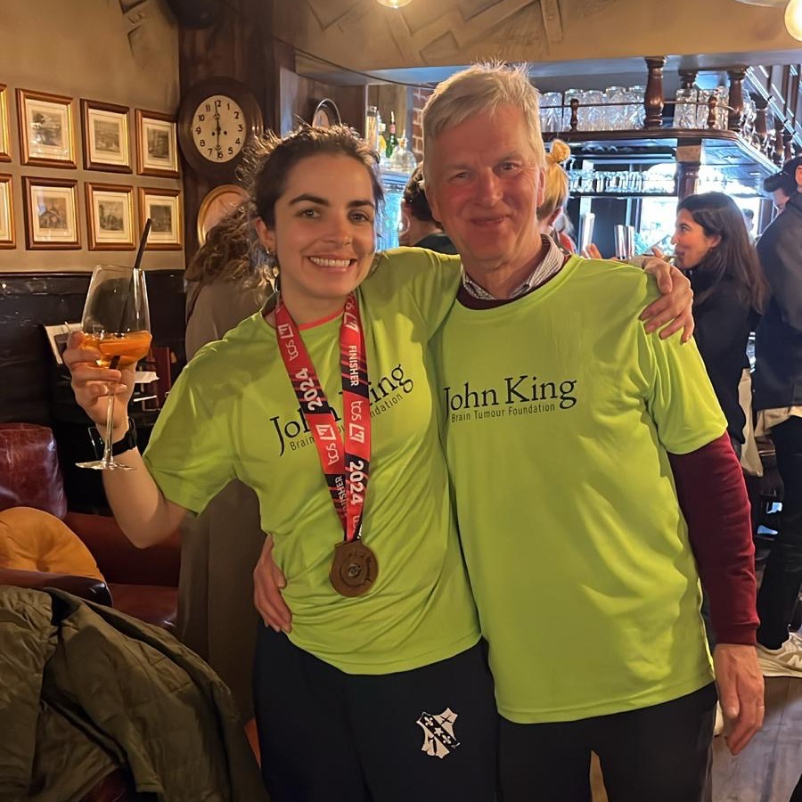 Ellen Arthur took part in the #LondonMarathon & raised over £4,500 for @JohnKingBTF to help patients and their families at St George's. The cash will go towards a roof garden next to the neonatal intensive care unit. Congratulations Ellen & thank you❤️ johnkingbraintumourfoundation.co.uk/ellen-arthur-l…