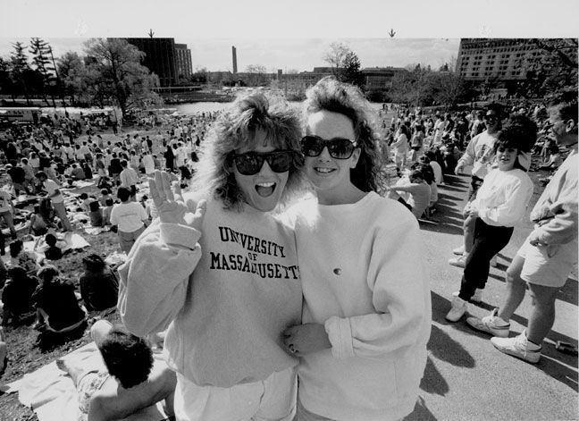 What do @official_flo Rida, @BobDylan, and the @ViolentFemmes have in common? Spring Concert! 

Who played during your time at @UMassAmherst?  (Bonus points if you share a pic) #throwbackthursday

📸: @scua_umass/@UMassLibraries