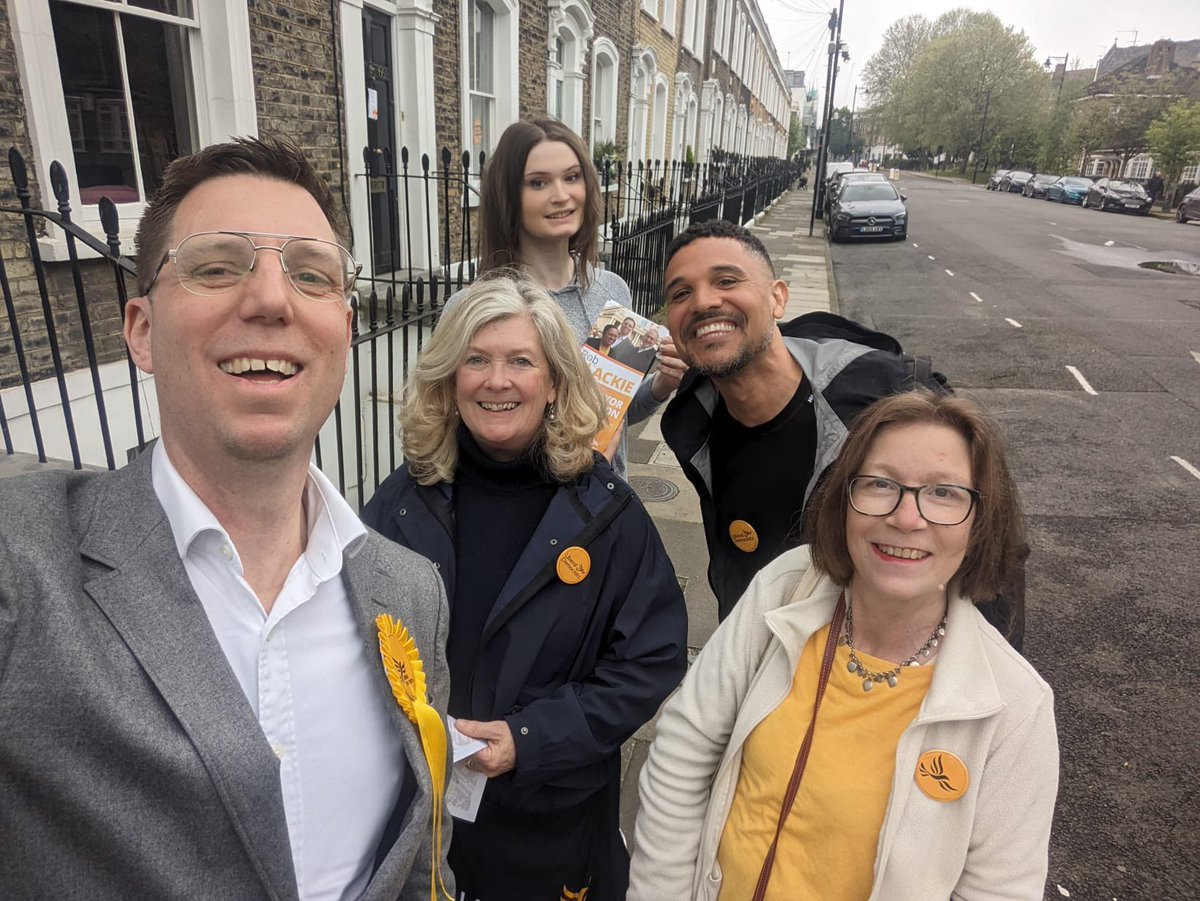 We’ve moved onto Islington but the positive reception for me and @robblackie on the doorsteps continues!!

#BackBecca #RobCan